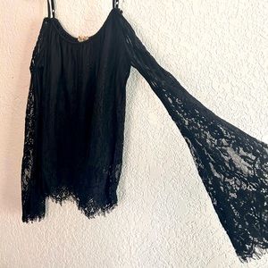 One clothing off the shoulder lace top